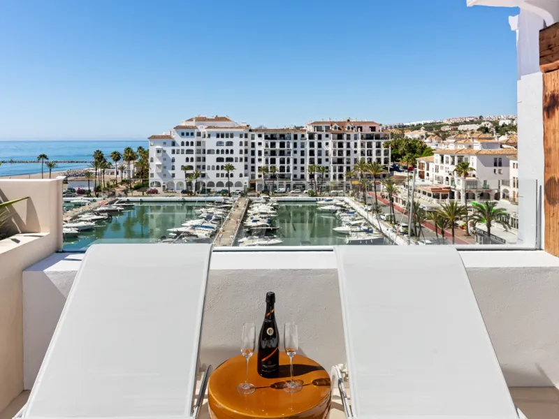 Apartment - Penthouse Duplex в продаже в Manilva, Málaga. В доме 4 спален и 4 ванных комнат. Площадь дома 133 м²