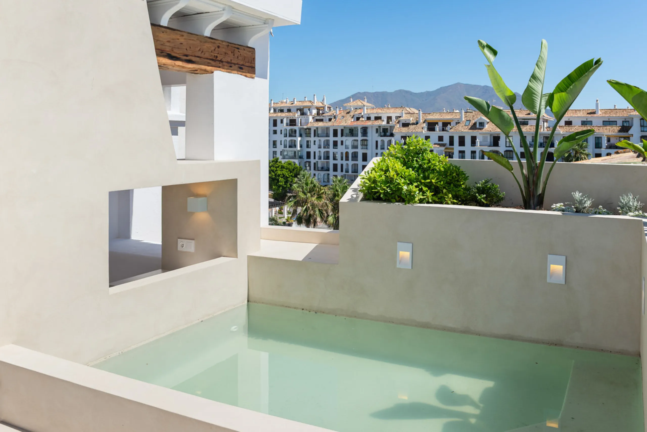 Apartment - Penthouse Duplex в продаже в Manilva, Málaga. В доме 4 спален и 4 ванных комнат. Площадь дома 133 м²