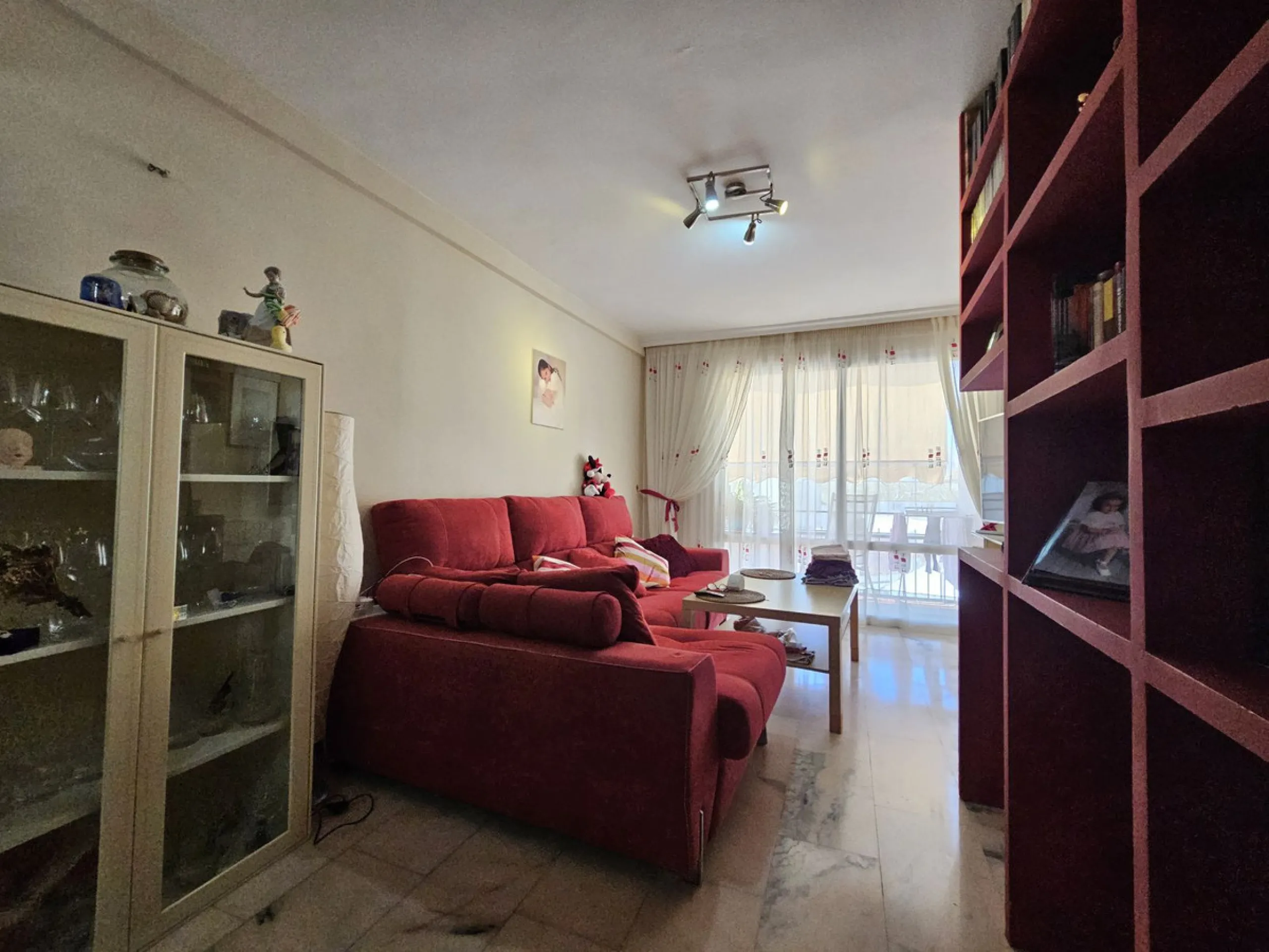 Amazing opportunity to buy a large older apartment in the centre, literally the heart of Estepona in Malaga, known as the Number 1 place to live a happy life, voted best place to live of all places in Europe! This apartment is a on a third floor in the ma