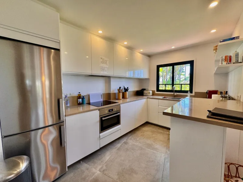 This is a very unique property right on the one of the best beaches in Marbella. This property is really unlike almost an other property in the Cabopino Port complex. The property offers the private and open upper terraces of a penthouse with a more socia