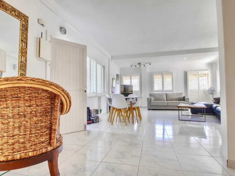 This is a very unique property right on the one of the best beaches in Marbella. This property is really unlike almost an other property in the Cabopino Port complex. The property offers the private and open upper terraces of a penthouse with a more socia