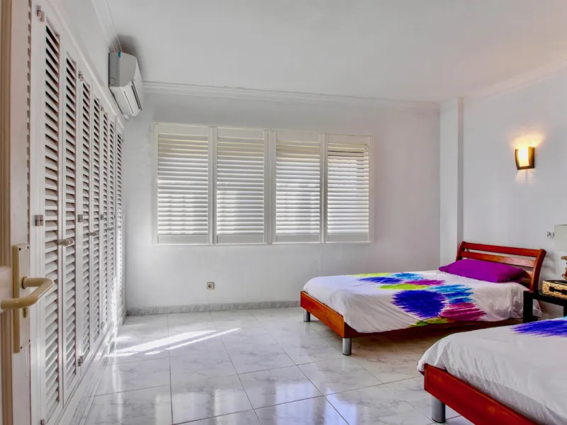 This is a very unique property right on the one of the best beaches in Marbella. This property is really unlike almost an other property in the Cabopino Port complex. The property offers the private and open upper terraces of a penthouse with a more socia