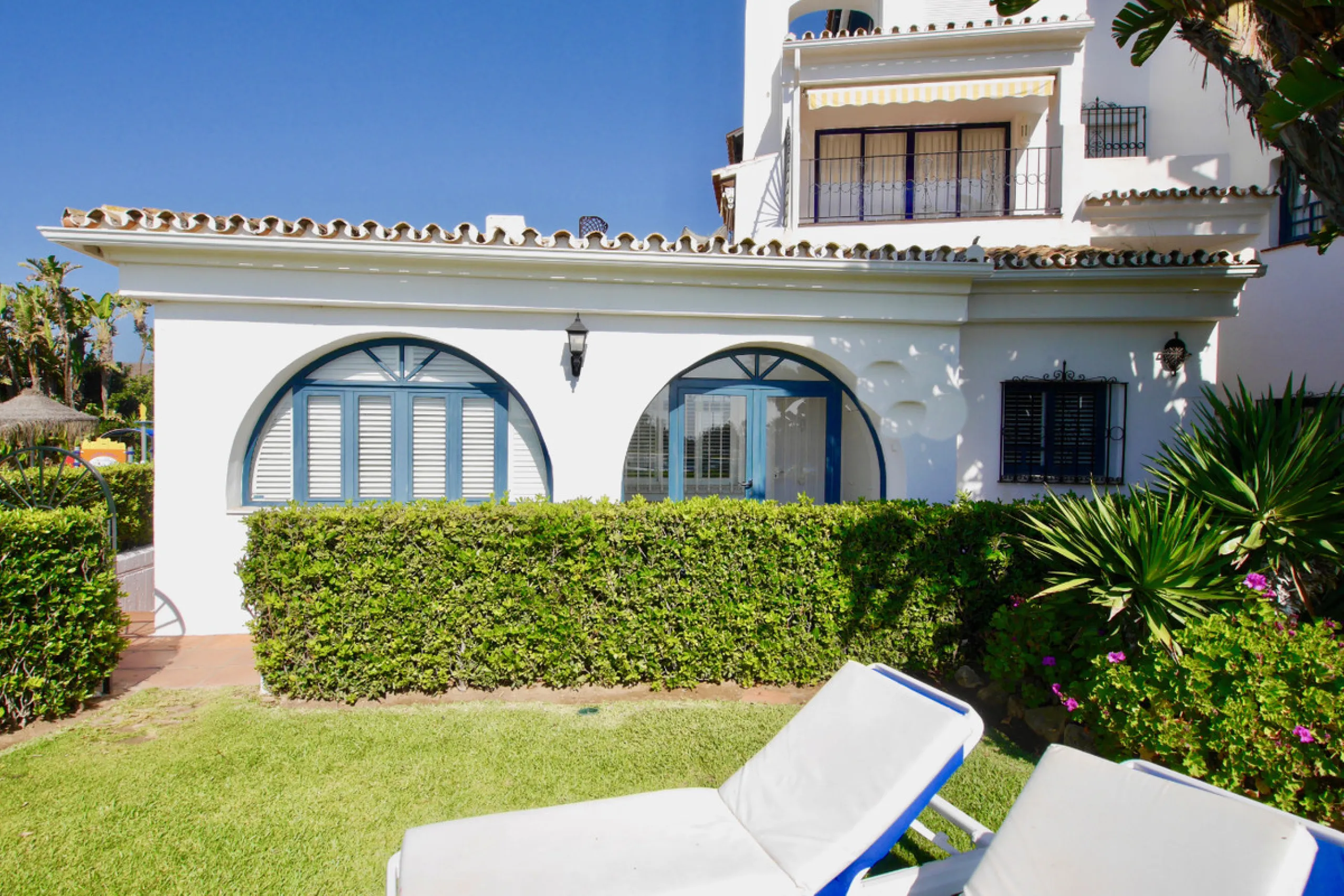 This is a very unique property right on the one of the best beaches in Marbella. This property is really unlike almost an other property in the Cabopino Port complex. The property offers the private and open upper terraces of a penthouse with a more socia