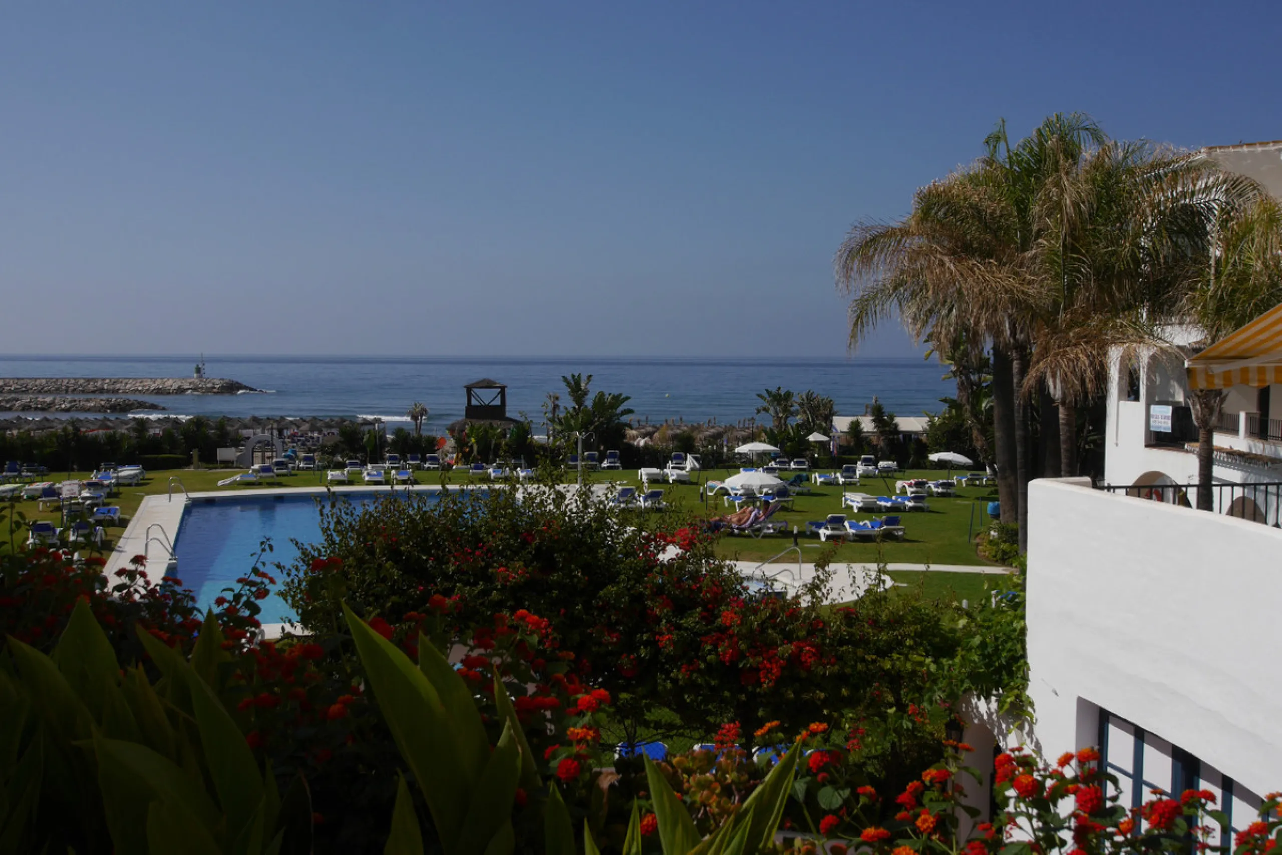 This is a very unique property right on the one of the best beaches in Marbella. This property is really unlike almost an other property in the Cabopino Port complex. The property offers the private and open upper terraces of a penthouse with a more socia