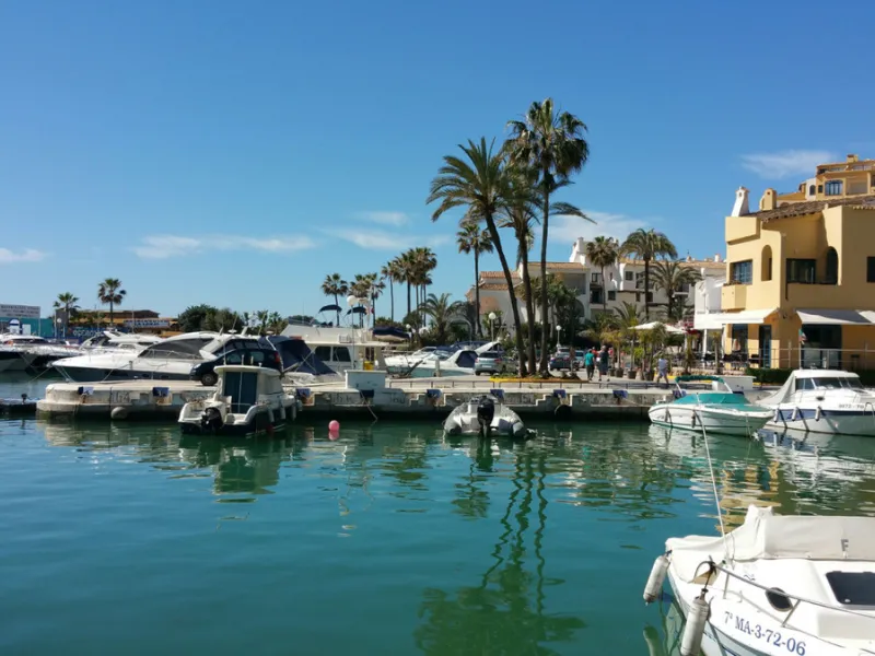 This is a very unique property right on the one of the best beaches in Marbella. This property is really unlike almost an other property in the Cabopino Port complex. The property offers the private and open upper terraces of a penthouse with a more socia