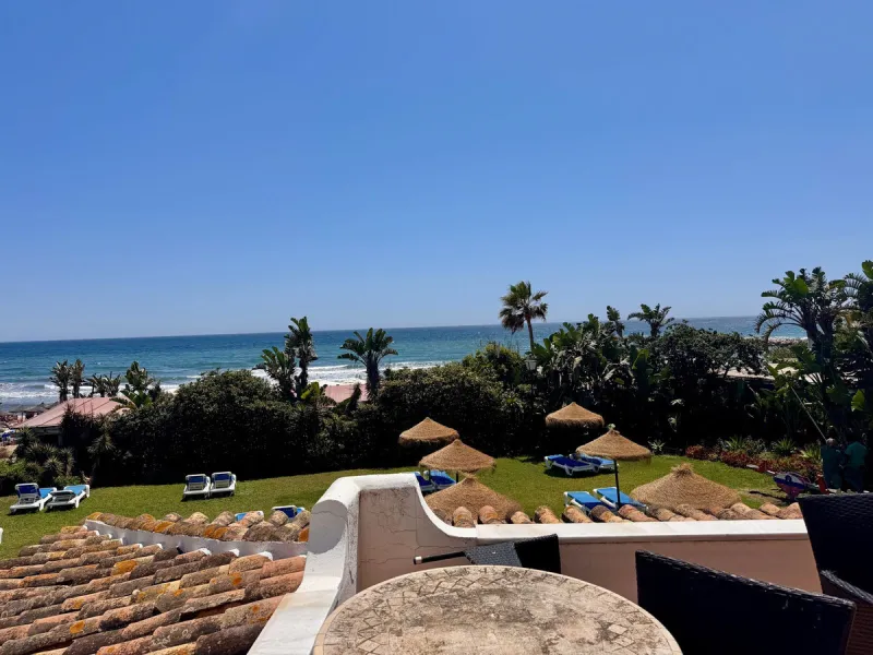 This is a very unique property right on the one of the best beaches in Marbella. This property is really unlike almost an other property in the Cabopino Port complex. The property offers the private and open upper terraces of a penthouse with a more socia