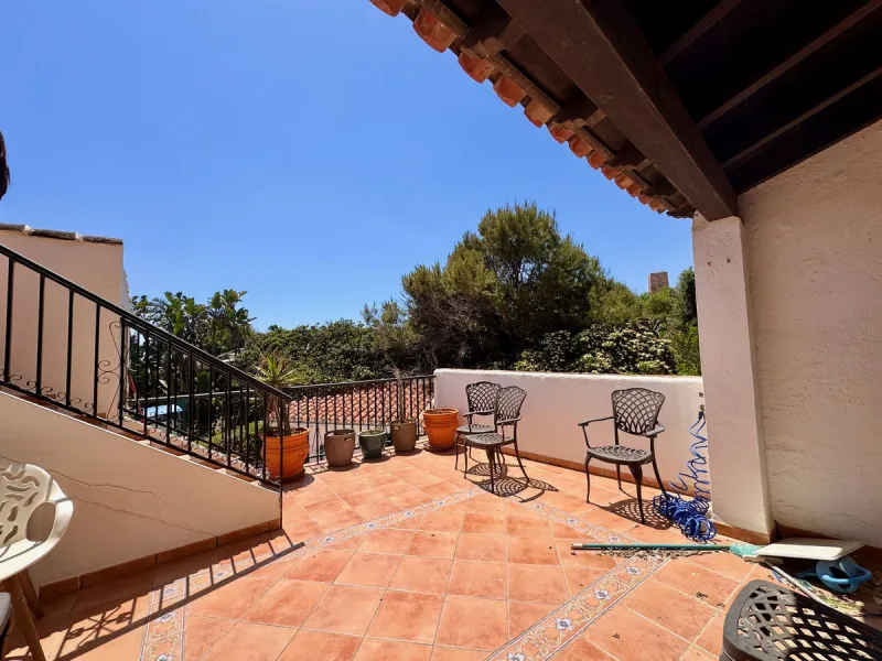 This is a very unique property right on the one of the best beaches in Marbella. This property is really unlike almost an other property in the Cabopino Port complex. The property offers the private and open upper terraces of a penthouse with a more socia