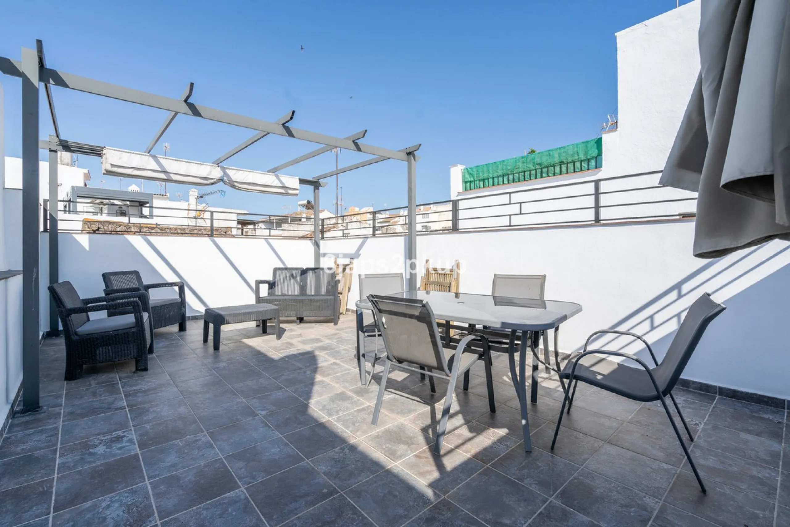 House - Townhouse в продаже в Estepona, Málaga. В доме 2 спален и 2 ванных комнат. Площадь дома 120 м²