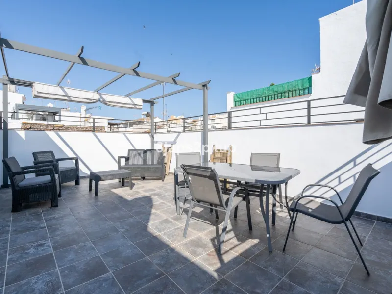 House - Townhouse в продаже в Estepona, Málaga. В доме 2 спален и 2 ванных комнат. Площадь дома 120 м²