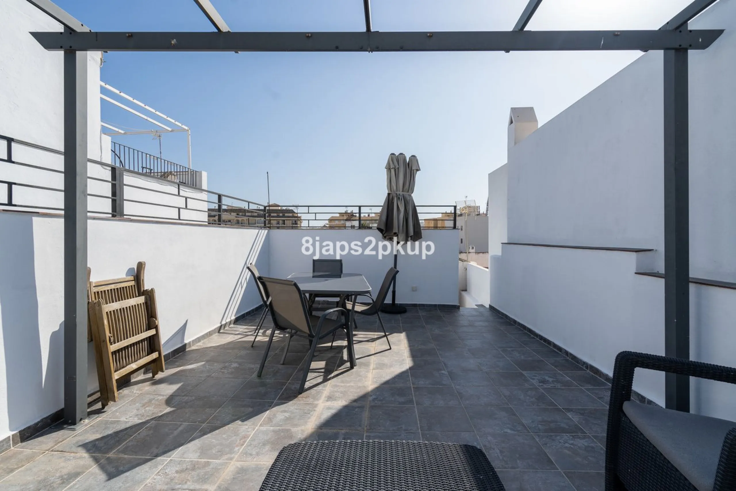 House - Townhouse в продаже в Estepona, Málaga. В доме 2 спален и 2 ванных комнат. Площадь дома 120 м²