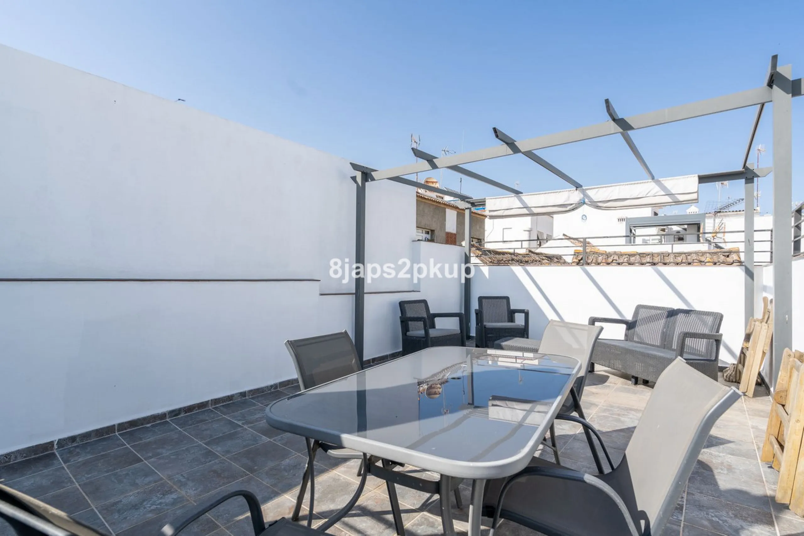 House - Townhouse в продаже в Estepona, Málaga. В доме 2 спален и 2 ванных комнат. Площадь дома 120 м²