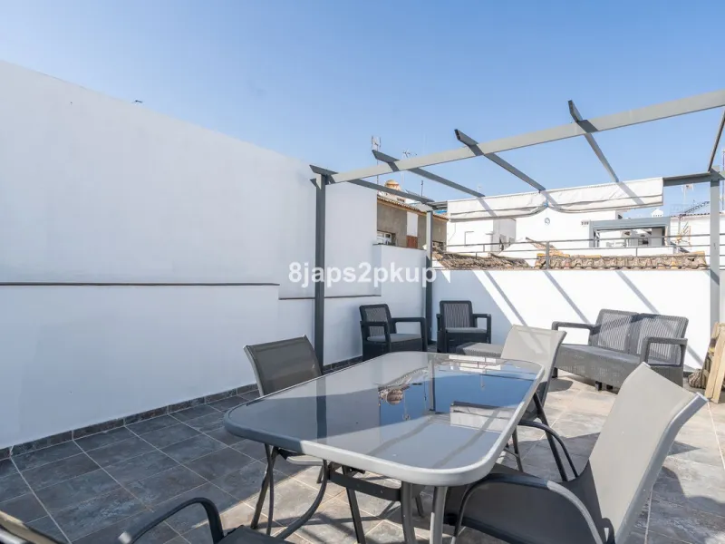 House - Townhouse в продаже в Estepona, Málaga. В доме 2 спален и 2 ванных комнат. Площадь дома 120 м²