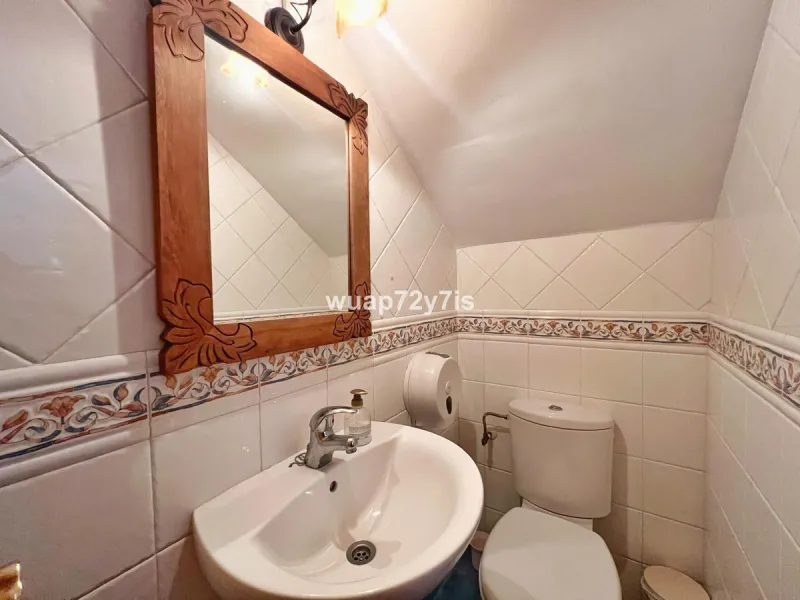 We present this fully operational property with an official tourist license, located in one of the most sought-after areas of the Costa del Sol. Set in the charming village of Cancelada, within the municipality of Estepona, it enjoys a privileged location