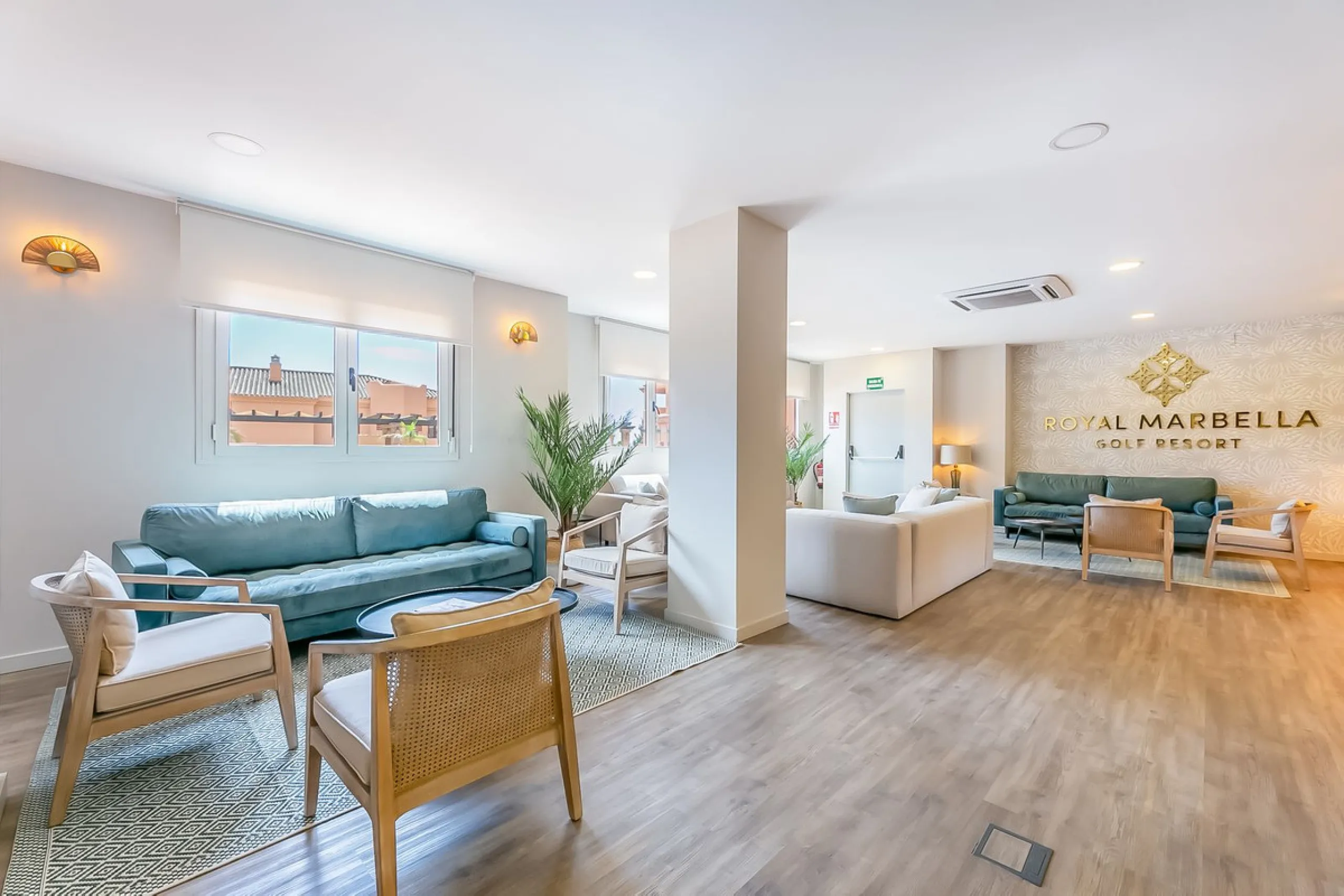 Contemporary first floor 2 bed 2 bath apartment on the edge of El Paraíso Golf course.