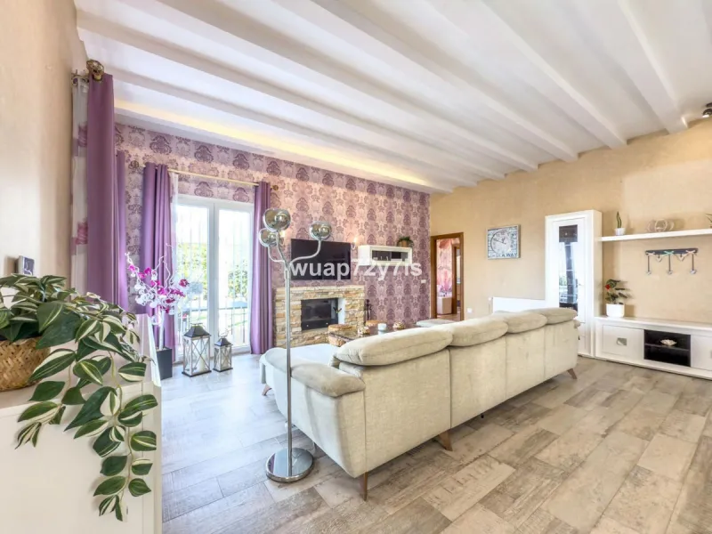Exceptional 4-Bedroom Villa with Panoramic Sea & Mountain Views – Just Minutes from Puerto Banús