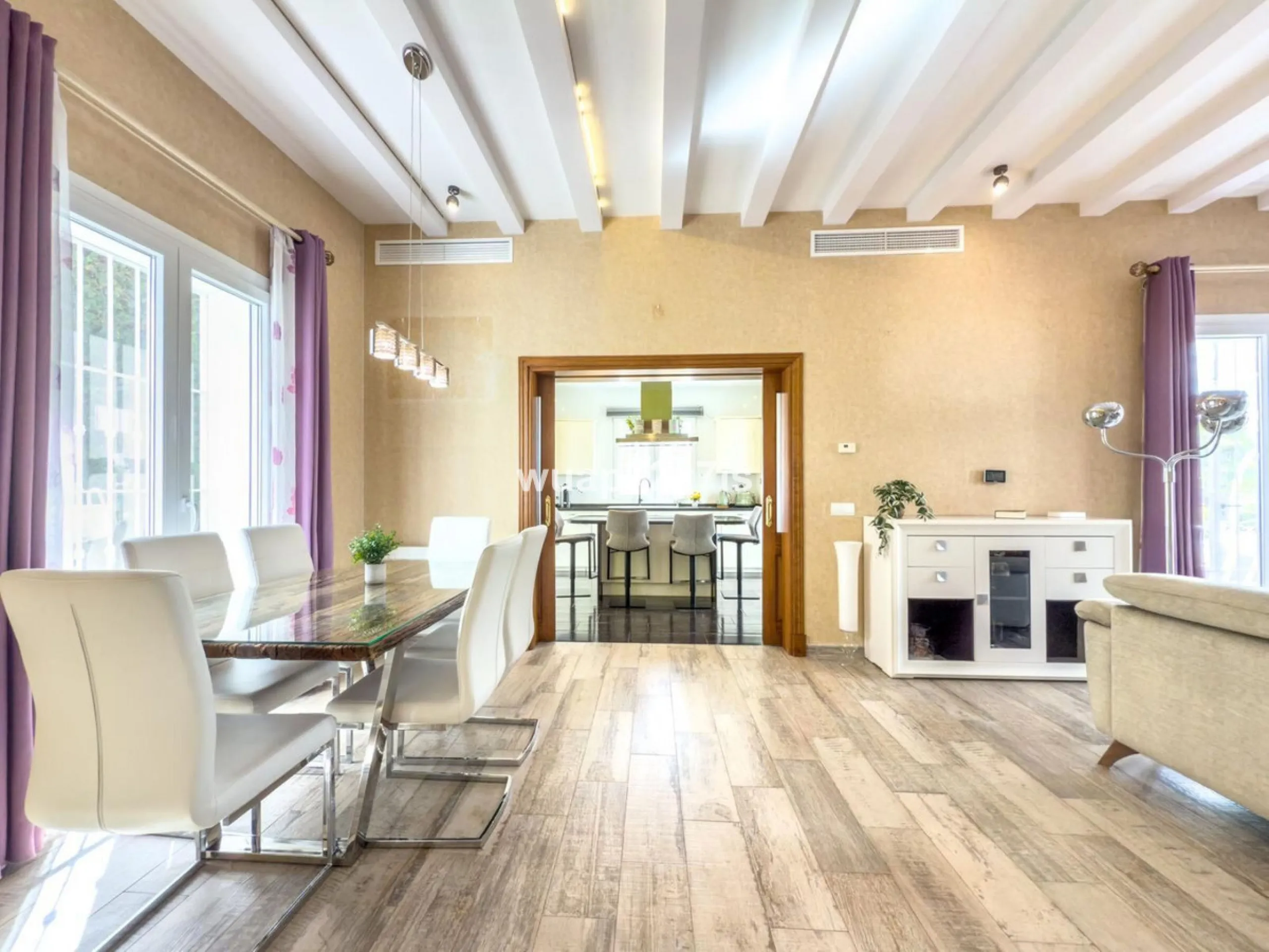 Exceptional 4-Bedroom Villa with Panoramic Sea & Mountain Views – Just Minutes from Puerto Banús