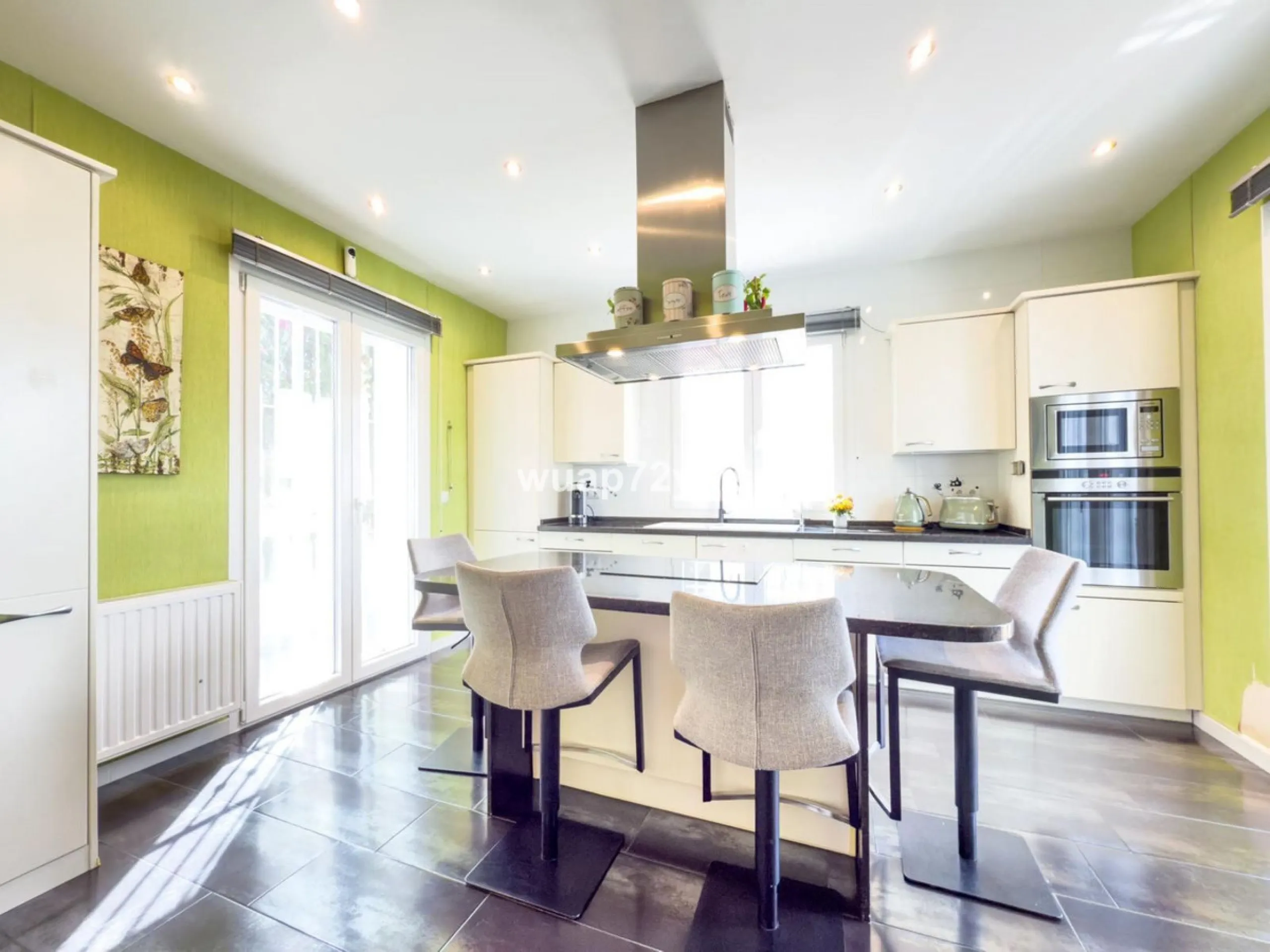 Exceptional 4-Bedroom Villa with Panoramic Sea & Mountain Views – Just Minutes from Puerto Banús