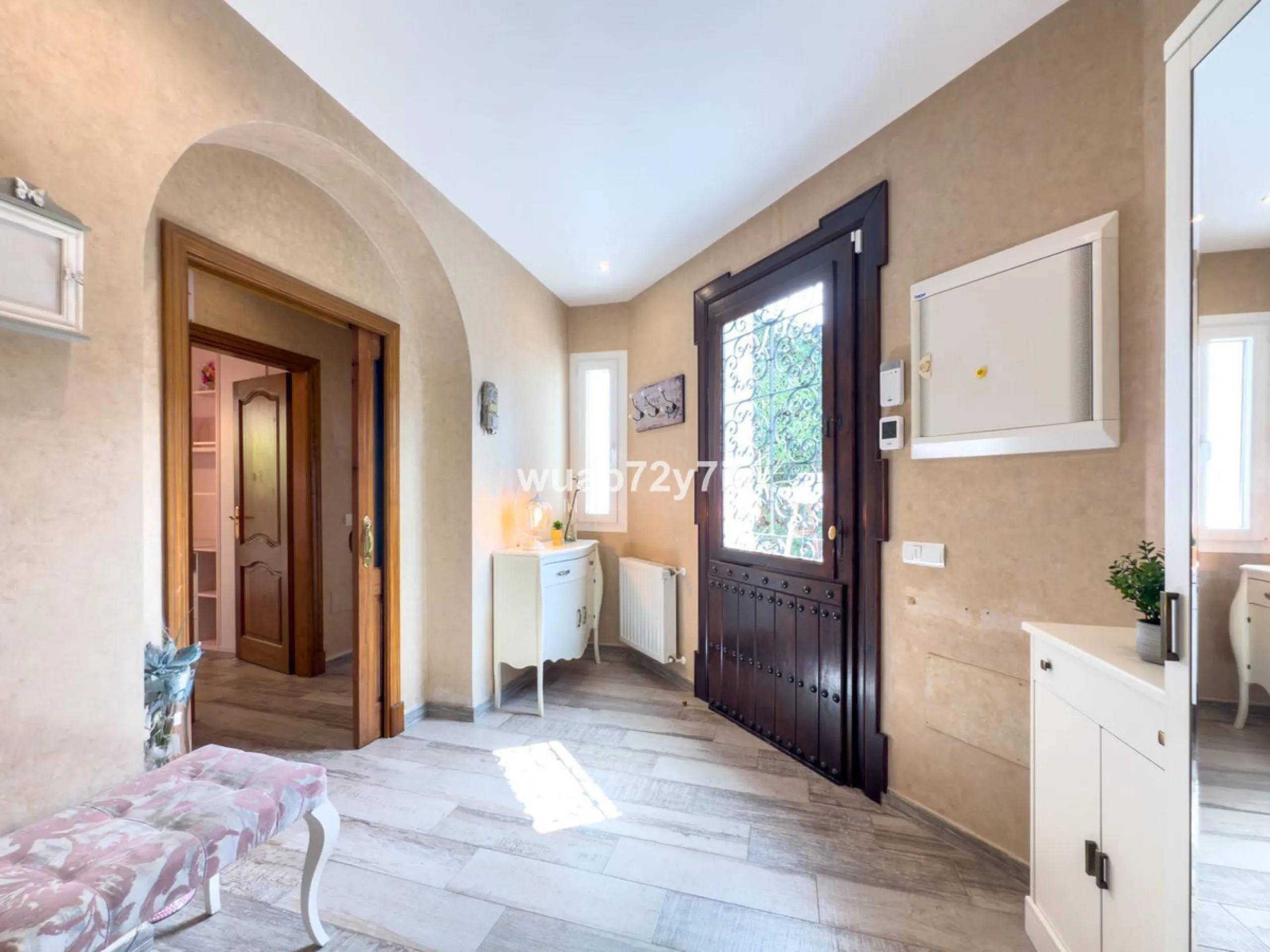 Exceptional 4-Bedroom Villa with Panoramic Sea & Mountain Views – Just Minutes from Puerto Banús