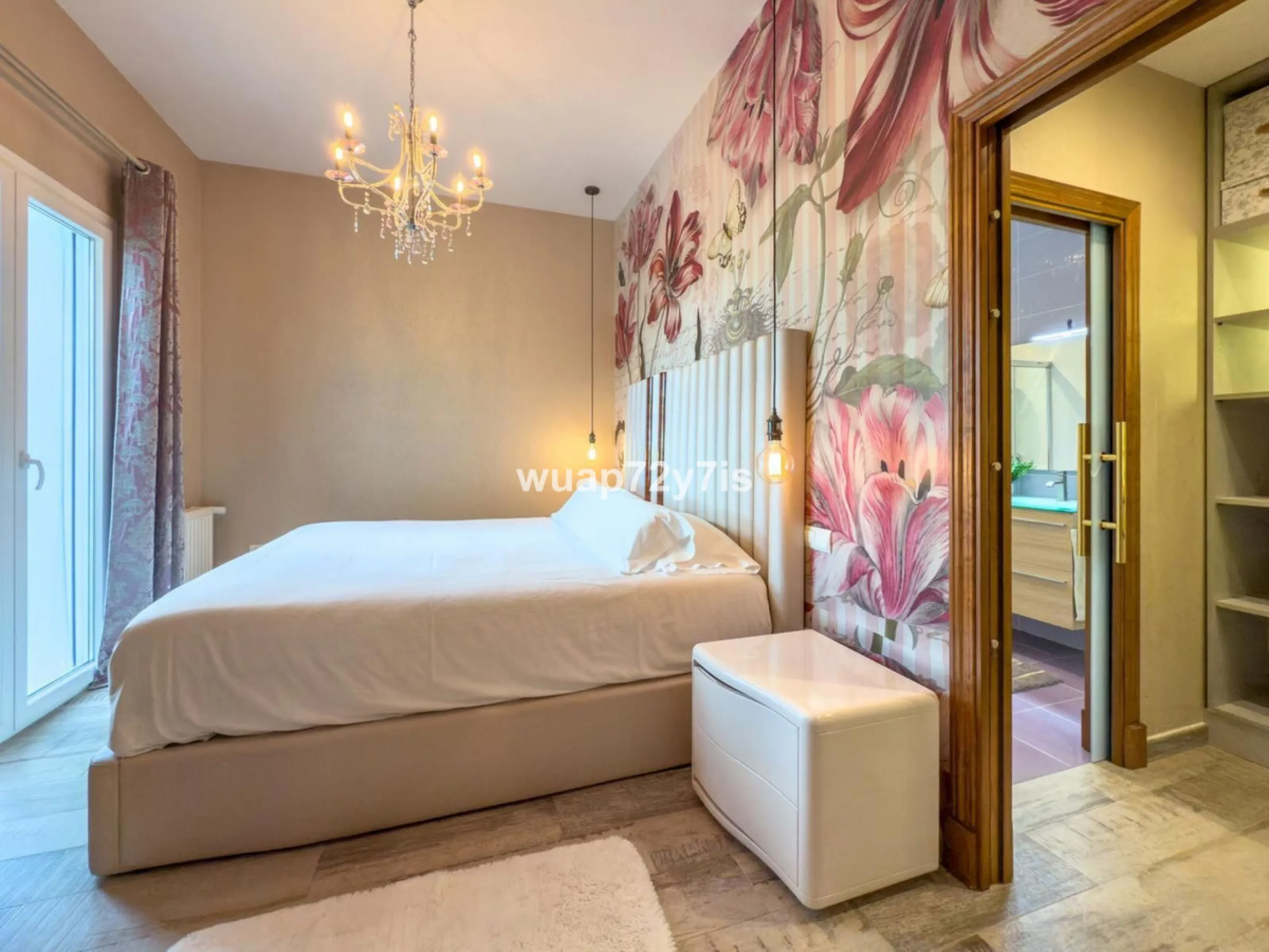 Exceptional 4-Bedroom Villa with Panoramic Sea & Mountain Views – Just Minutes from Puerto Banús