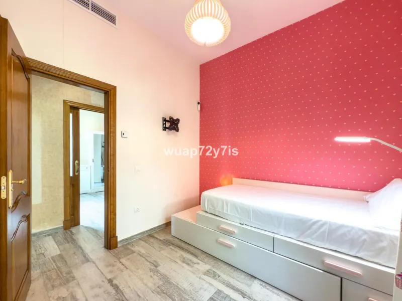 Exceptional 4-Bedroom Villa with Panoramic Sea & Mountain Views – Just Minutes from Puerto Banús