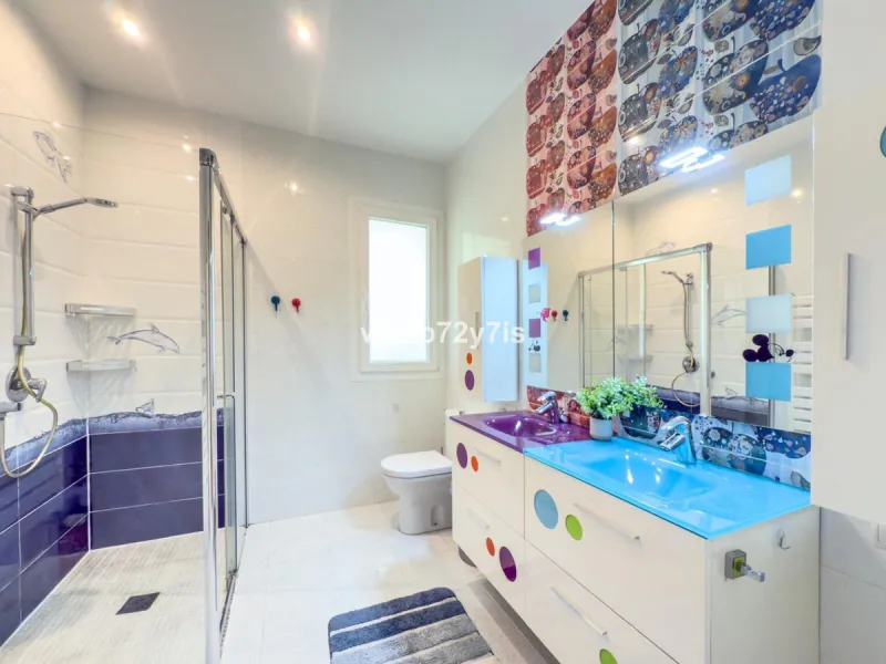 Exceptional 4-Bedroom Villa with Panoramic Sea & Mountain Views – Just Minutes from Puerto Banús