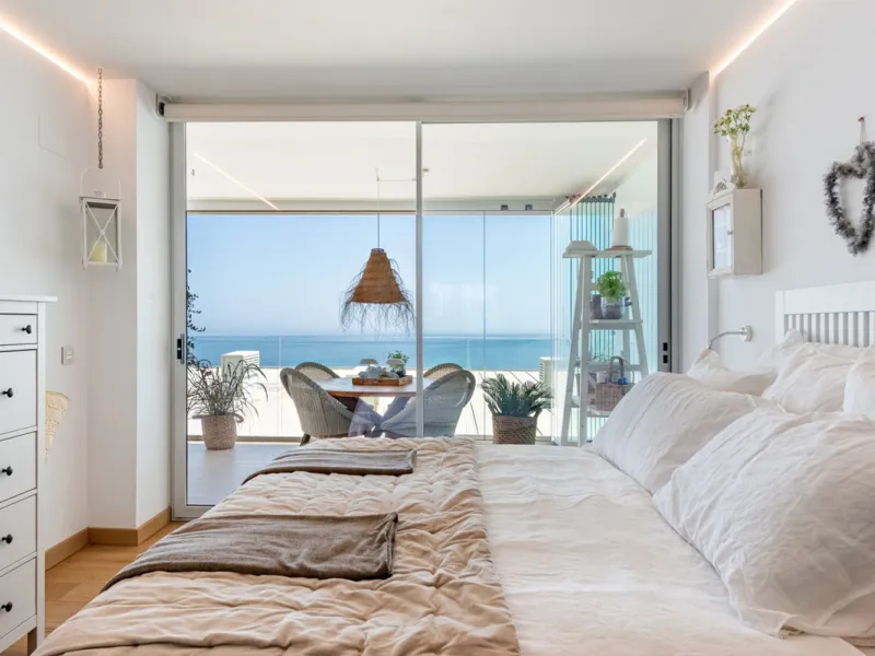 Welcome to this beautifully designed apartment, perfectly situated in a highly sought-after area.