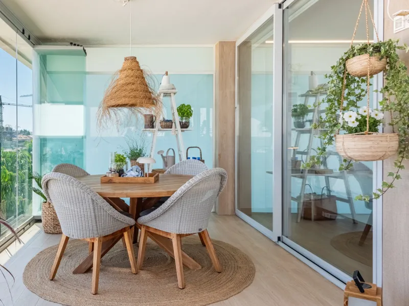 Welcome to this beautifully designed apartment, perfectly situated in a highly sought-after area.