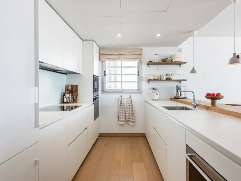 Welcome to this beautifully designed apartment, perfectly situated in a highly sought-after area.