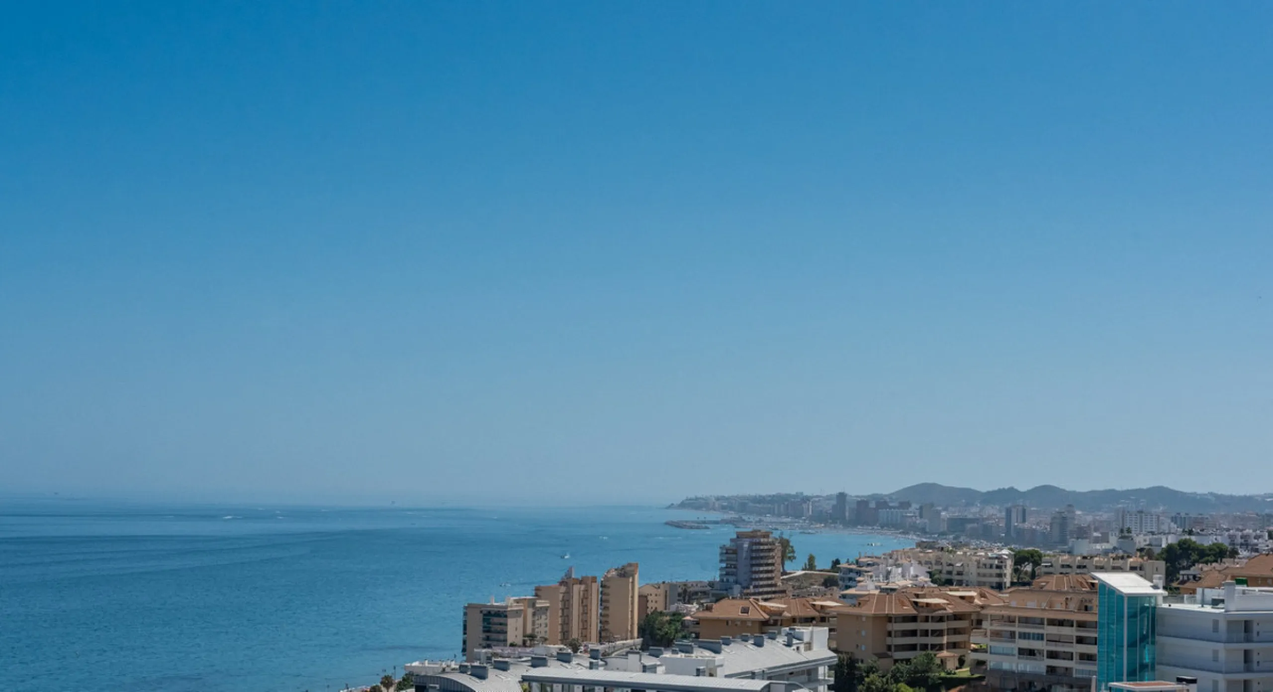 Welcome to this beautifully designed apartment, perfectly situated in a highly sought-after area.
