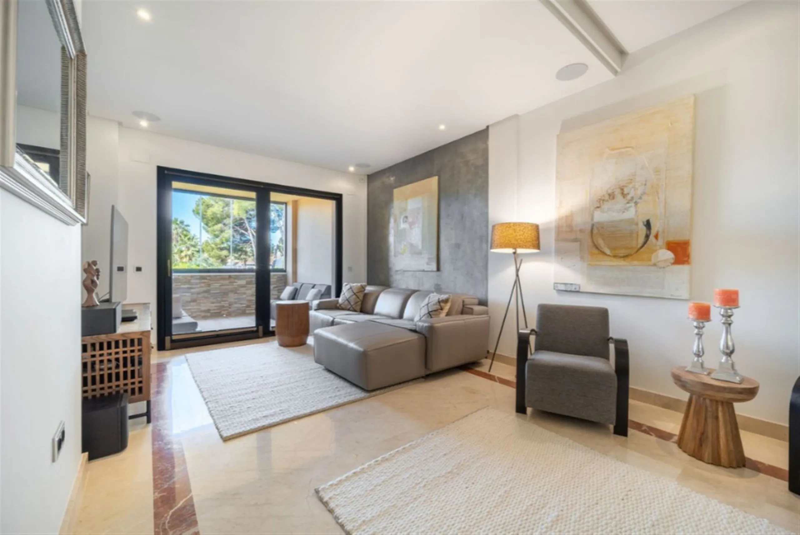 Luxury 3-Bed Apartment with Spacious Terrace in a Prime Beachside Location in Puerto Banús