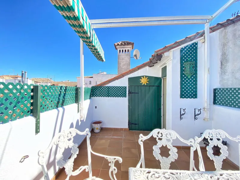 Apartment - Penthouse в продаже в Marbella, Málaga. В доме 3 спален и 2 ванных комнат. Площадь дома 91 м²