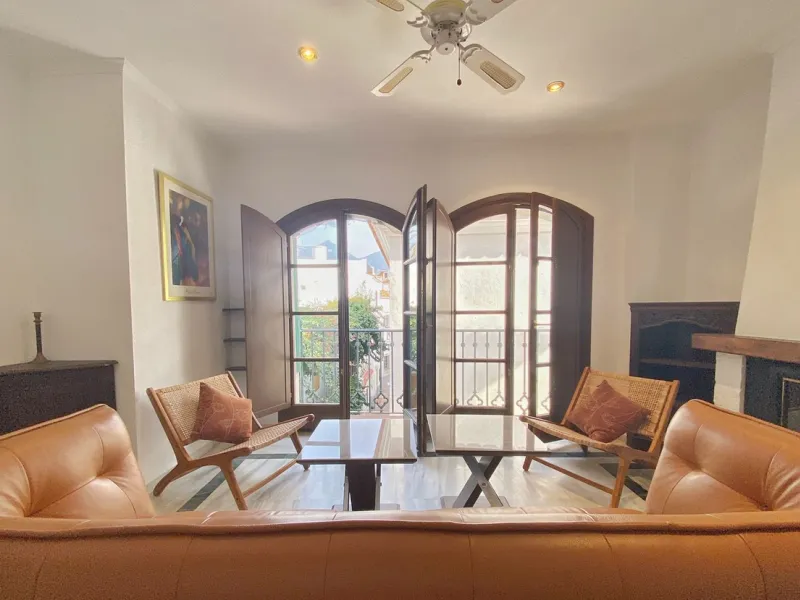 Apartment - Penthouse в продаже в Marbella, Málaga. В доме 3 спален и 2 ванных комнат. Площадь дома 91 м²
