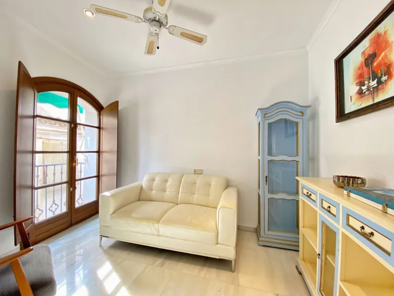 Apartment - Penthouse в продаже в Marbella, Málaga. В доме 3 спален и 2 ванных комнат. Площадь дома 91 м²