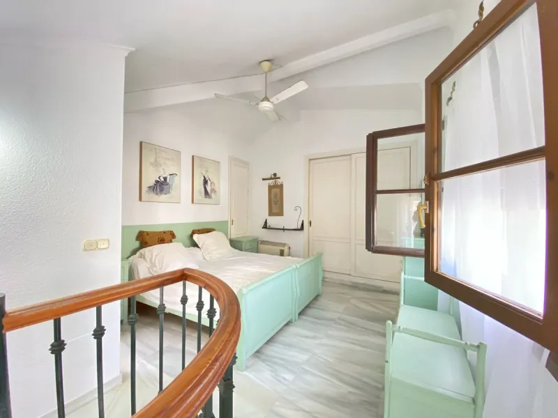Apartment - Penthouse в продаже в Marbella, Málaga. В доме 3 спален и 2 ванных комнат. Площадь дома 91 м²
