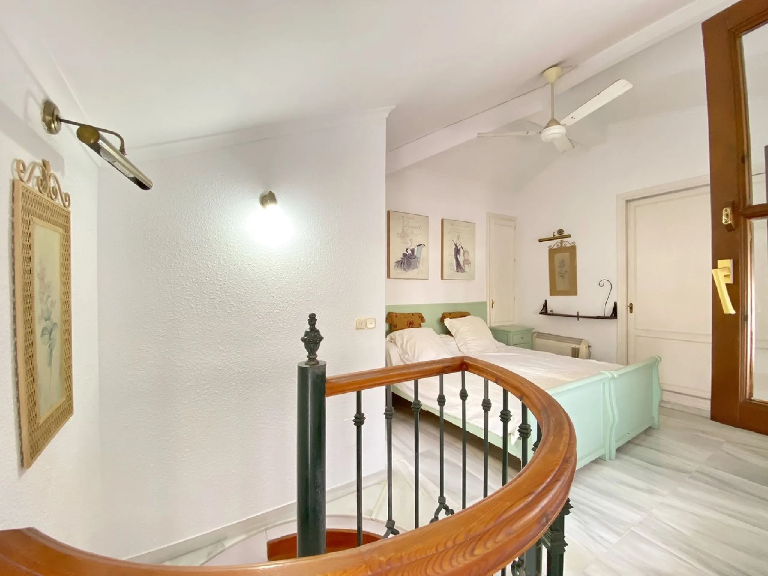 Apartment - Penthouse в продаже в Marbella, Málaga. В доме 3 спален и 2 ванных комнат. Площадь дома 91 м²