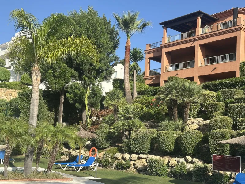 Luxury penthouse in Flamingos Resort with stunning sea and golf views, featuring an unobstructed front view thanks to its prime position within the complex.