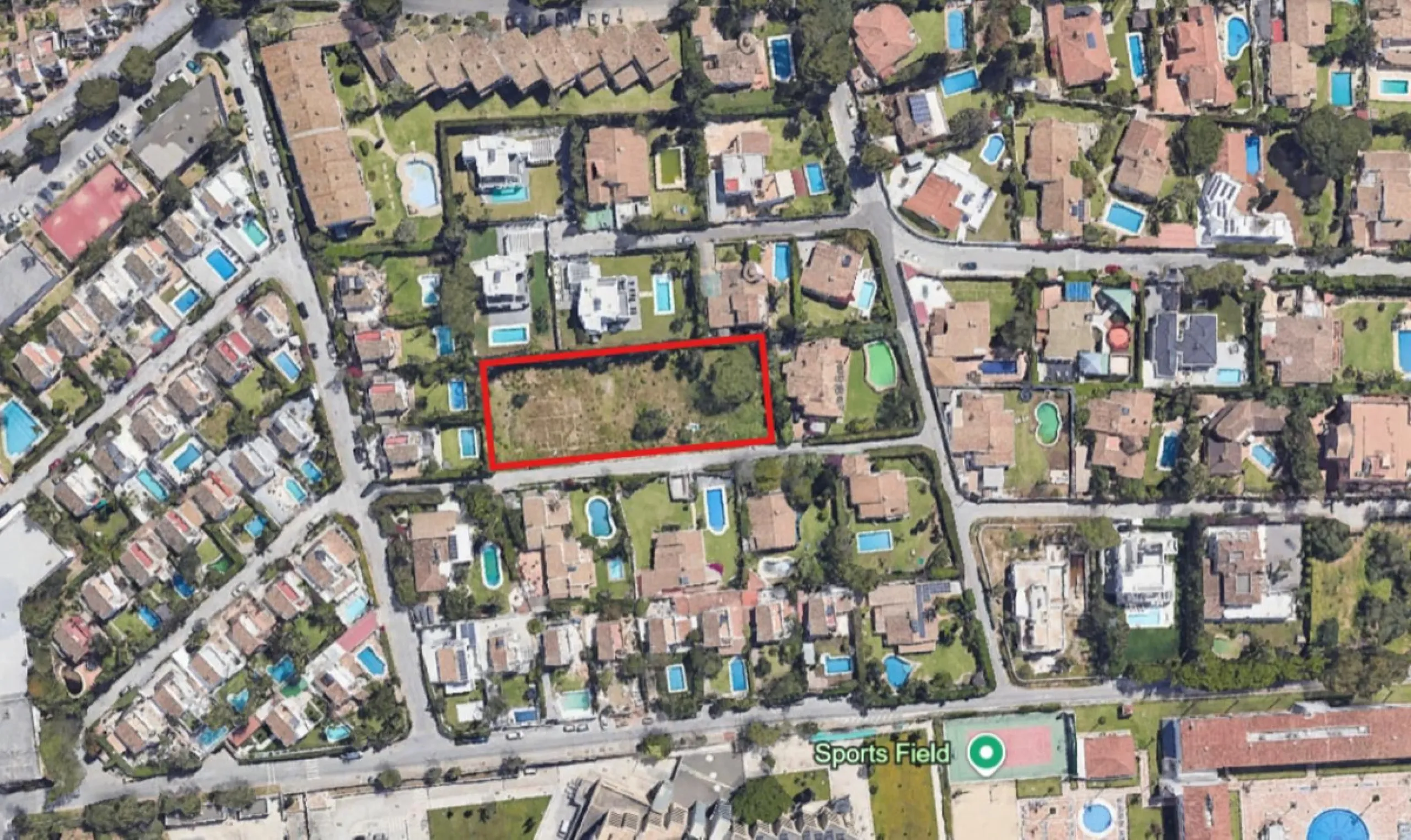 Plot - Residential Plot в продаже в Estepona, Málaga. Площадь участка 2595 м²