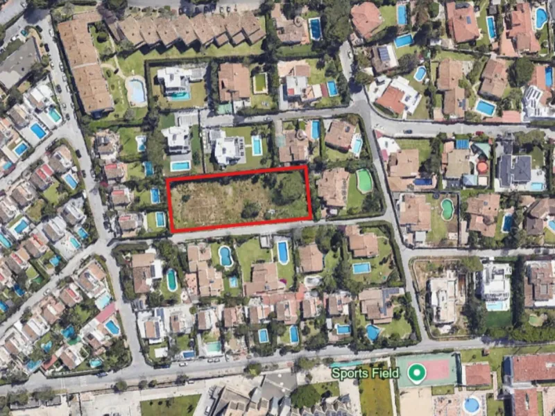 Plot - Residential Plot в продаже в Estepona, Málaga. Площадь участка 2595 м²