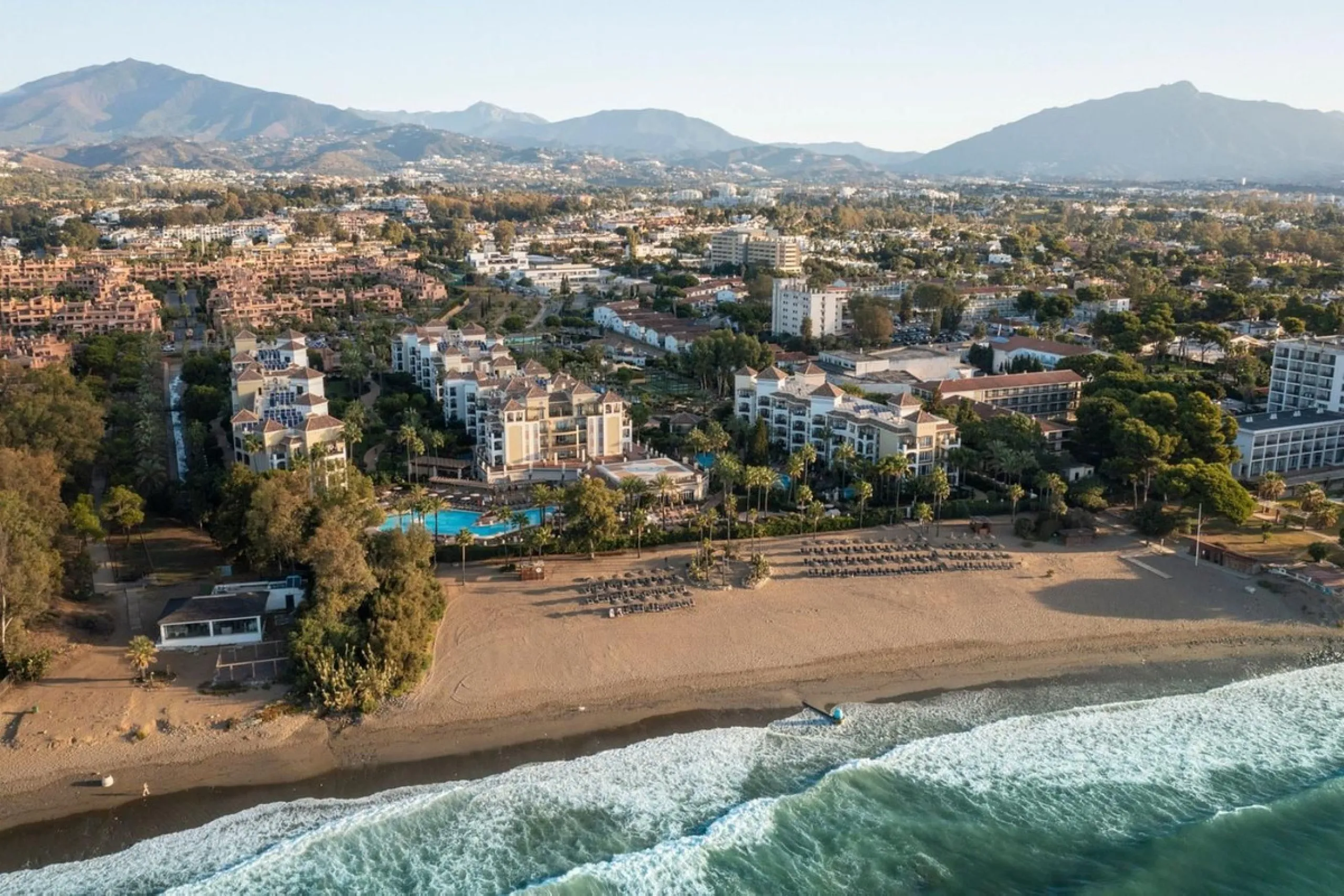 Plot - Residential Plot в продаже в Estepona, Málaga. Площадь участка 2595 м²