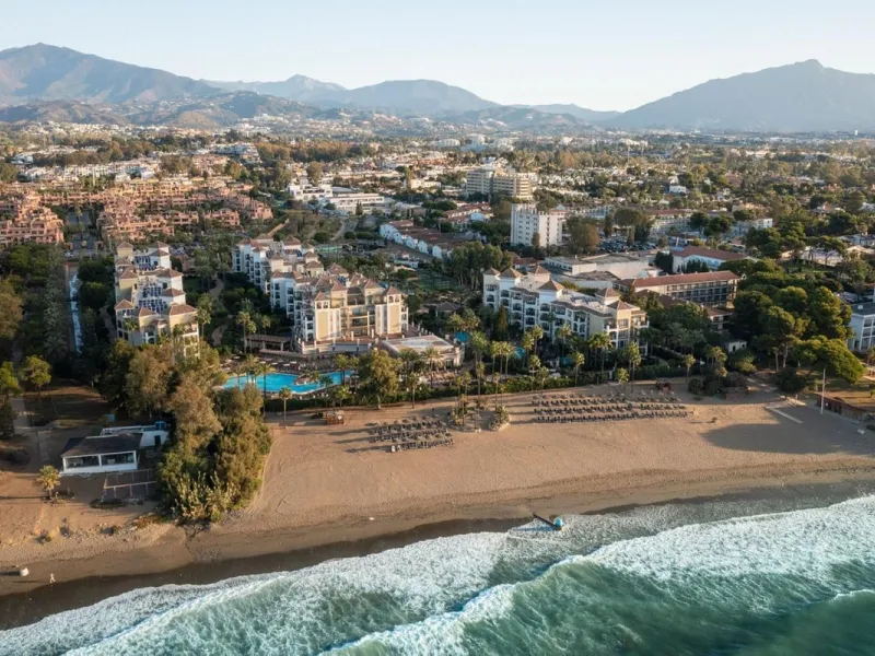 Plot - Residential Plot в продаже в Estepona, Málaga. Площадь участка 2595 м²
