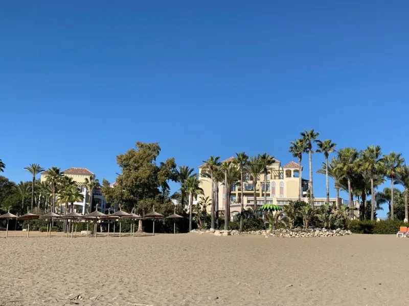 Plot - Residential Plot в продаже в Estepona, Málaga. Площадь участка 2595 м²