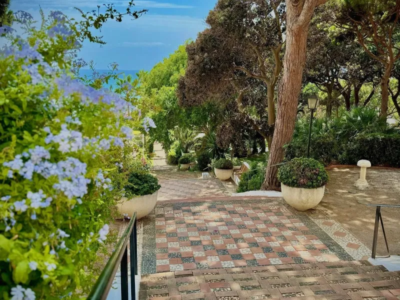Charming Apartment with Direct Sea Access – Calahonda (Mijas)