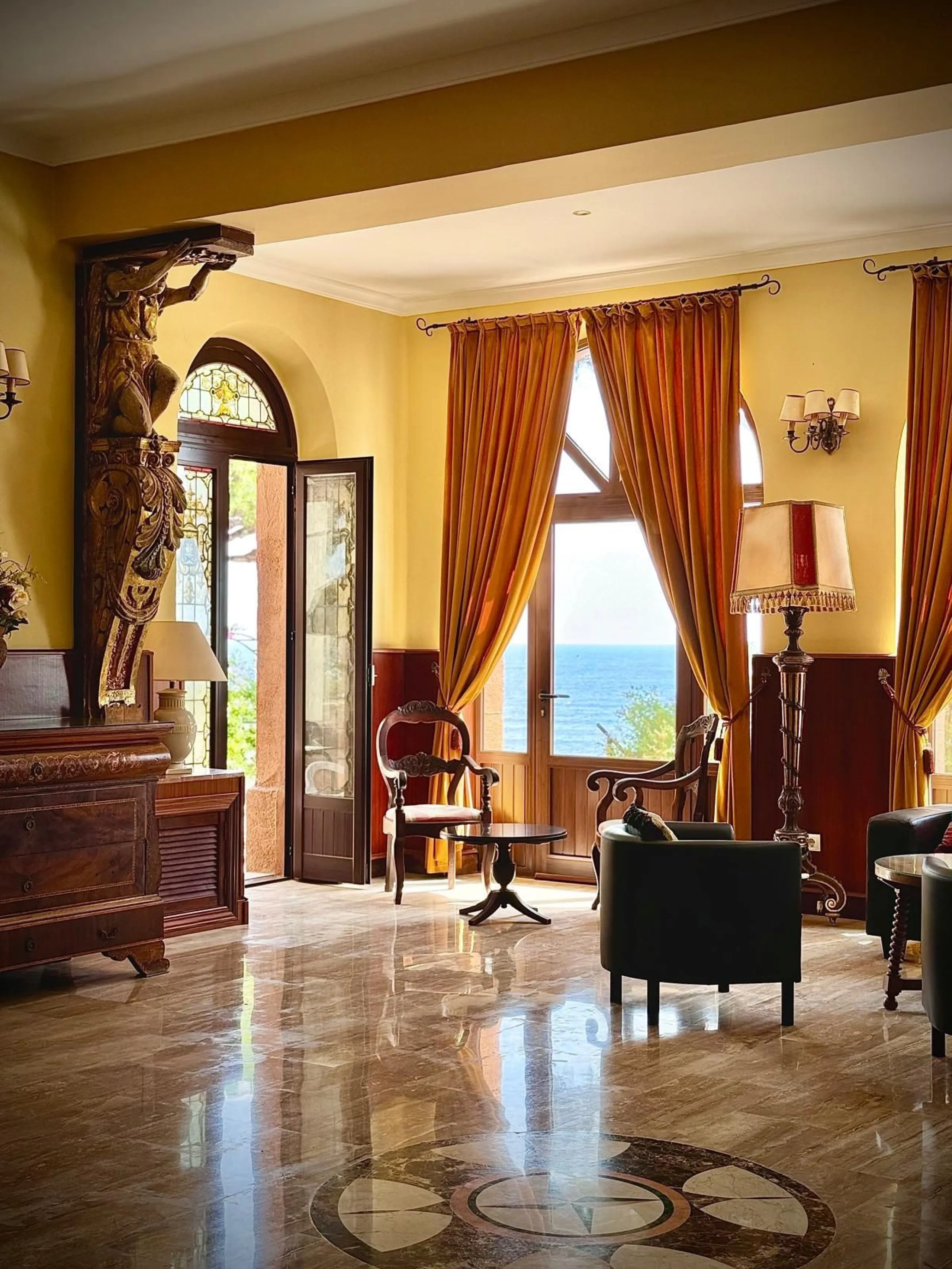 Charming Apartment with Direct Sea Access – Calahonda (Mijas)