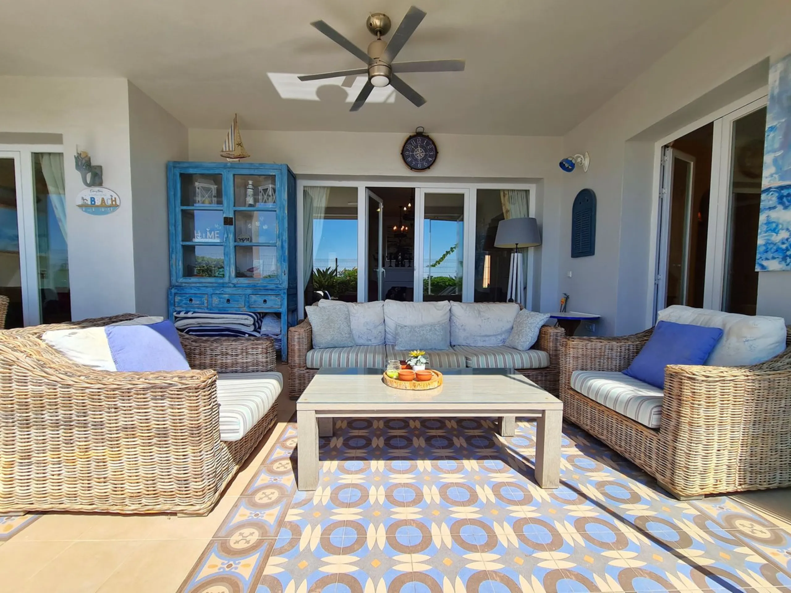 MAGNIFICENT 3-BEDROOM GROUND FLOOR APARTMENT WITH PRIVATE GARDEN ON THE BEACHFRONT
