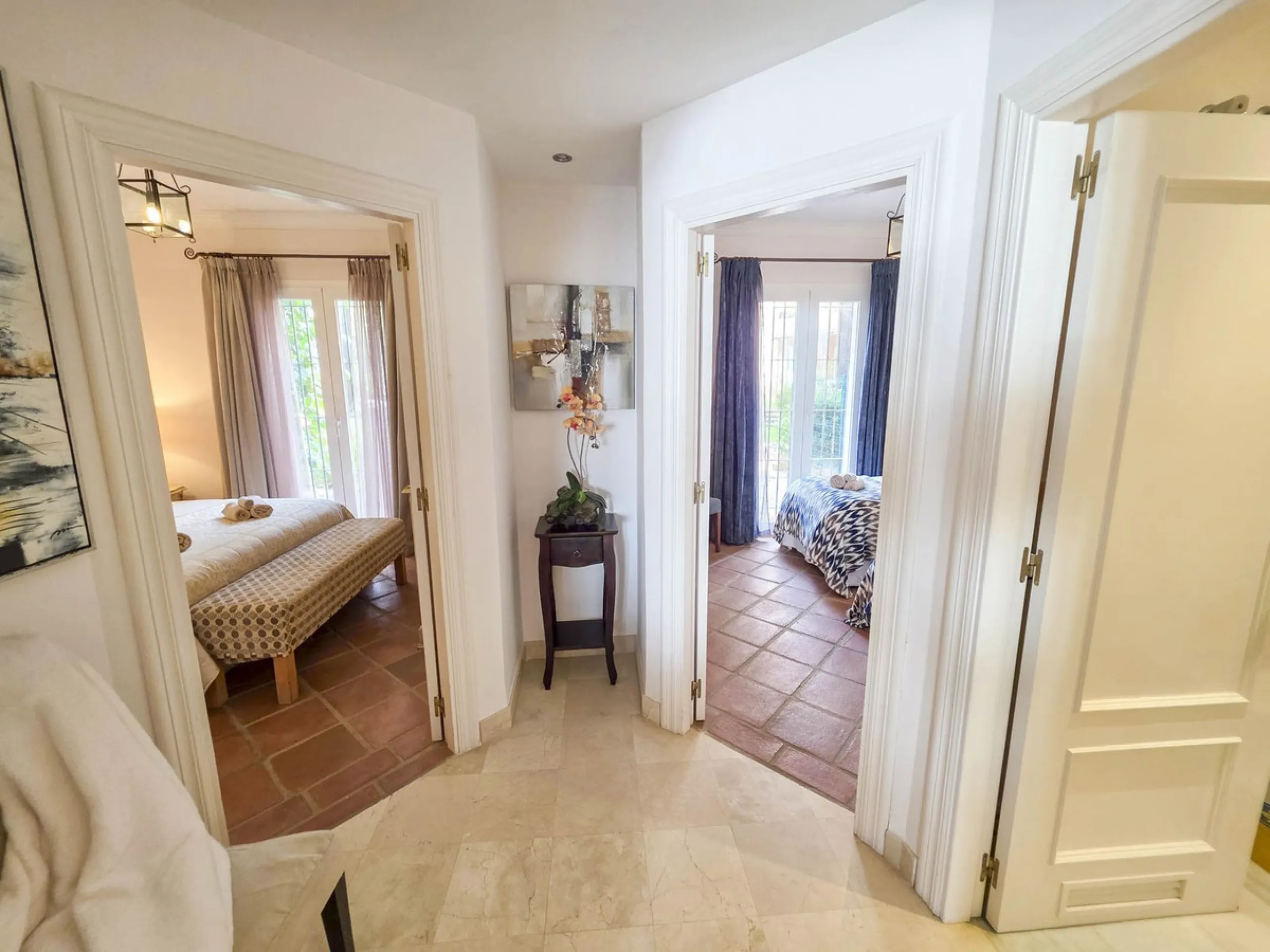 MAGNIFICENT 3-BEDROOM GROUND FLOOR APARTMENT WITH PRIVATE GARDEN ON THE BEACHFRONT