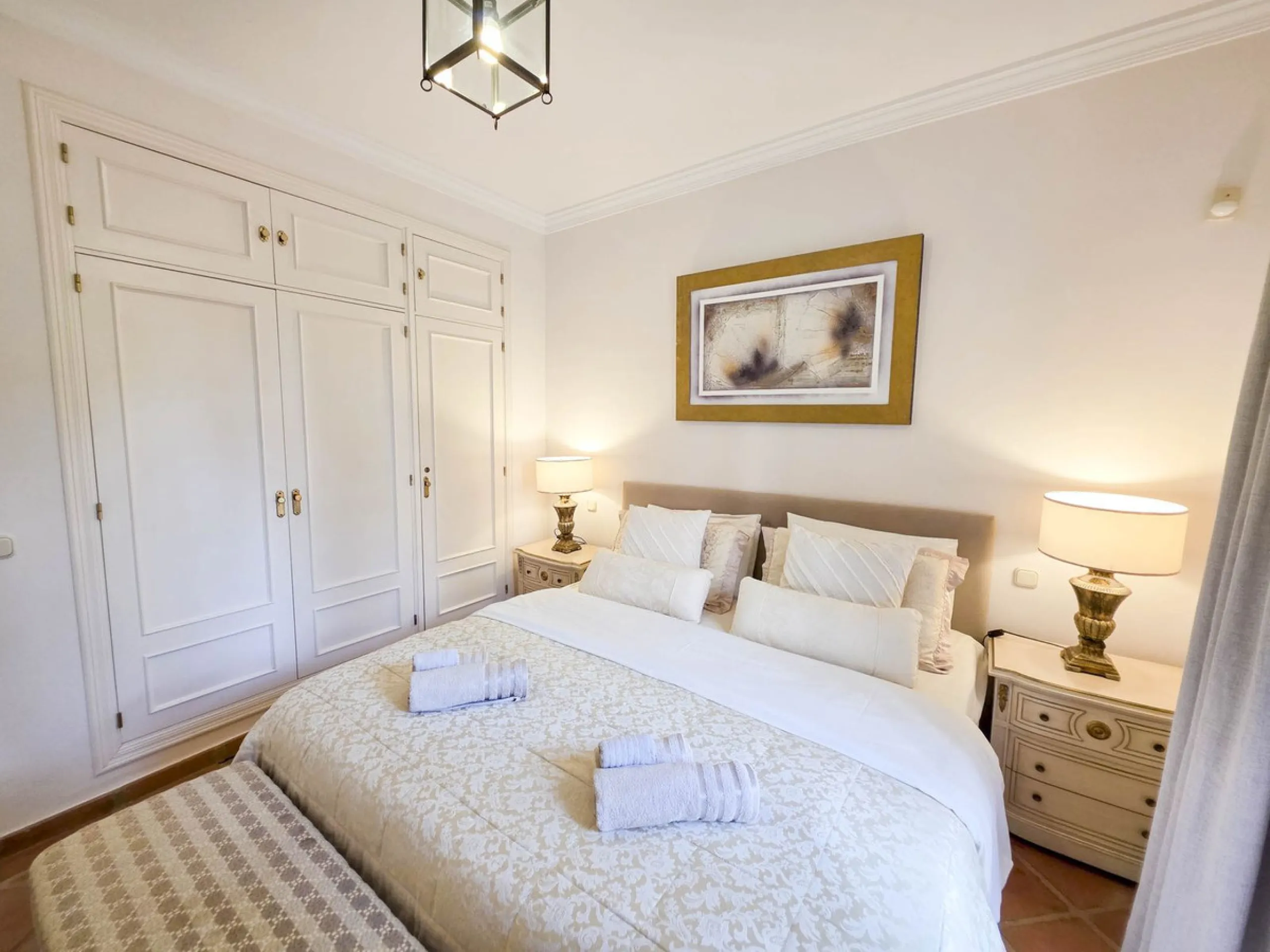 MAGNIFICENT 3-BEDROOM GROUND FLOOR APARTMENT WITH PRIVATE GARDEN ON THE BEACHFRONT