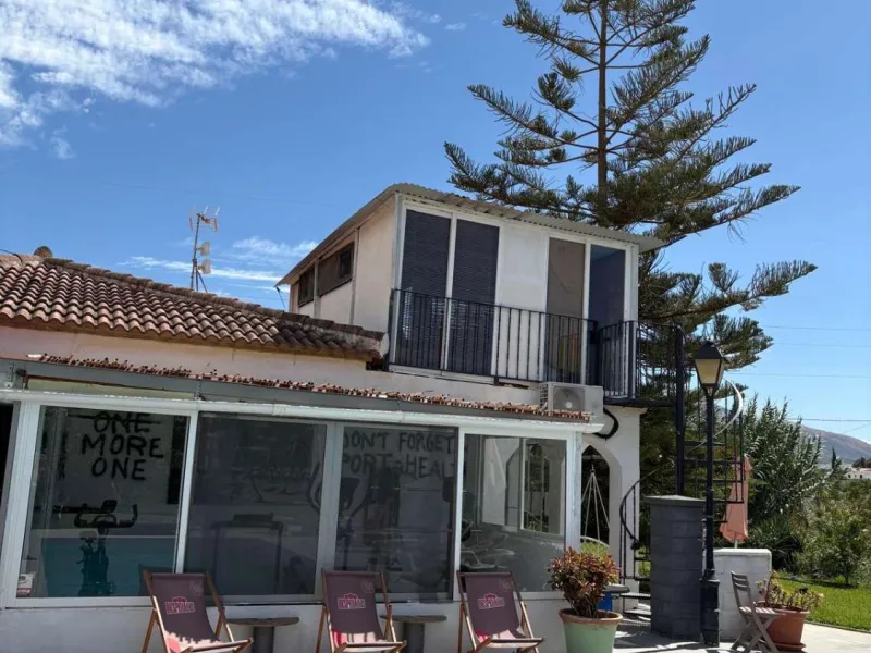 House - Detached Villa в продаже в Alhaurín el Grande, Málaga. В доме 5 спален и 4 ванных комнат. Площадь дома 300 м². Площадь участка 1100 м²