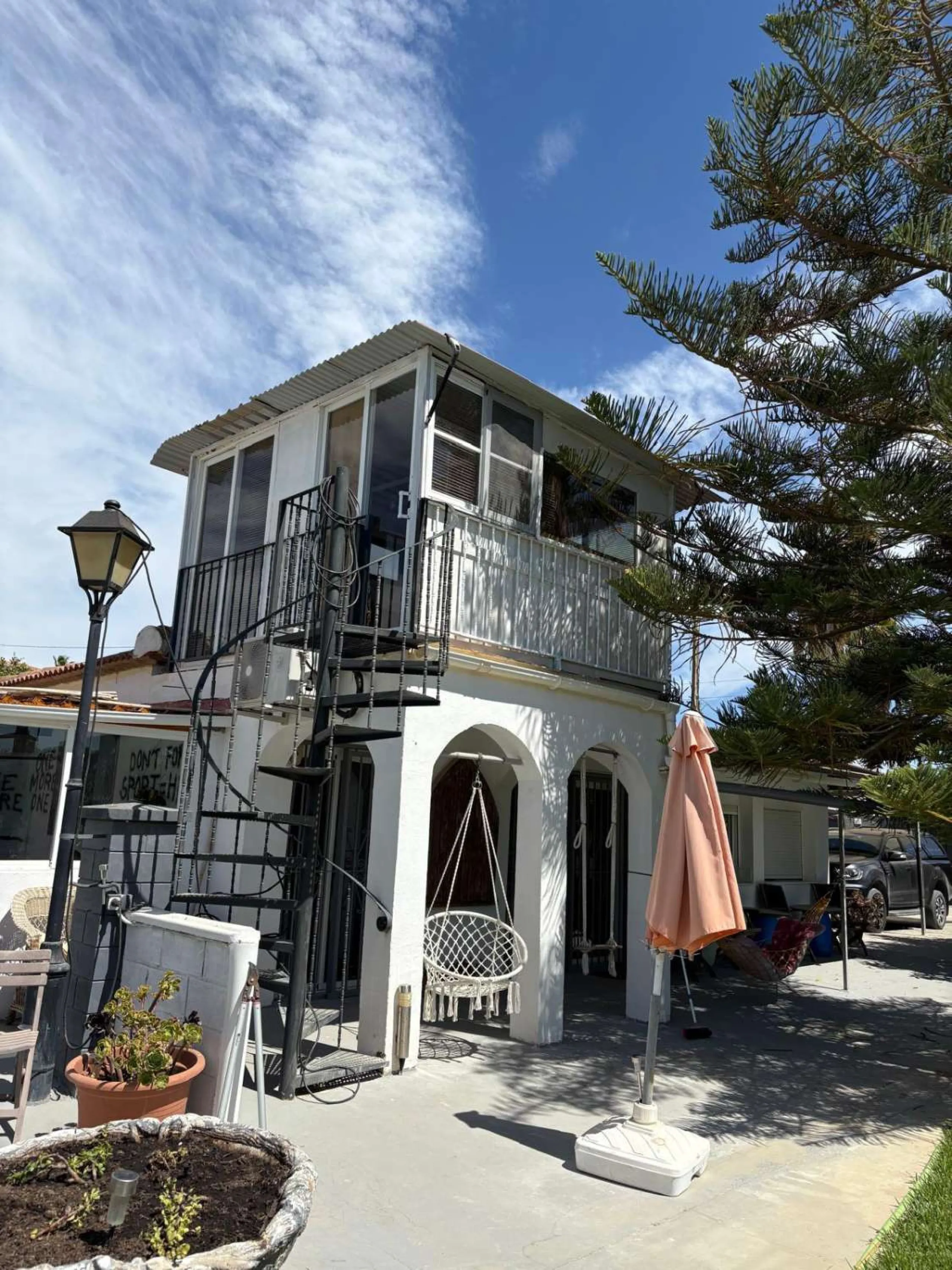 House - Detached Villa в продаже в Alhaurín el Grande, Málaga. В доме 5 спален и 4 ванных комнат. Площадь дома 300 м². Площадь участка 1100 м²