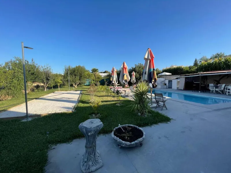 House - Detached Villa в продаже в Alhaurín el Grande, Málaga. В доме 5 спален и 4 ванных комнат. Площадь дома 300 м². Площадь участка 1100 м²