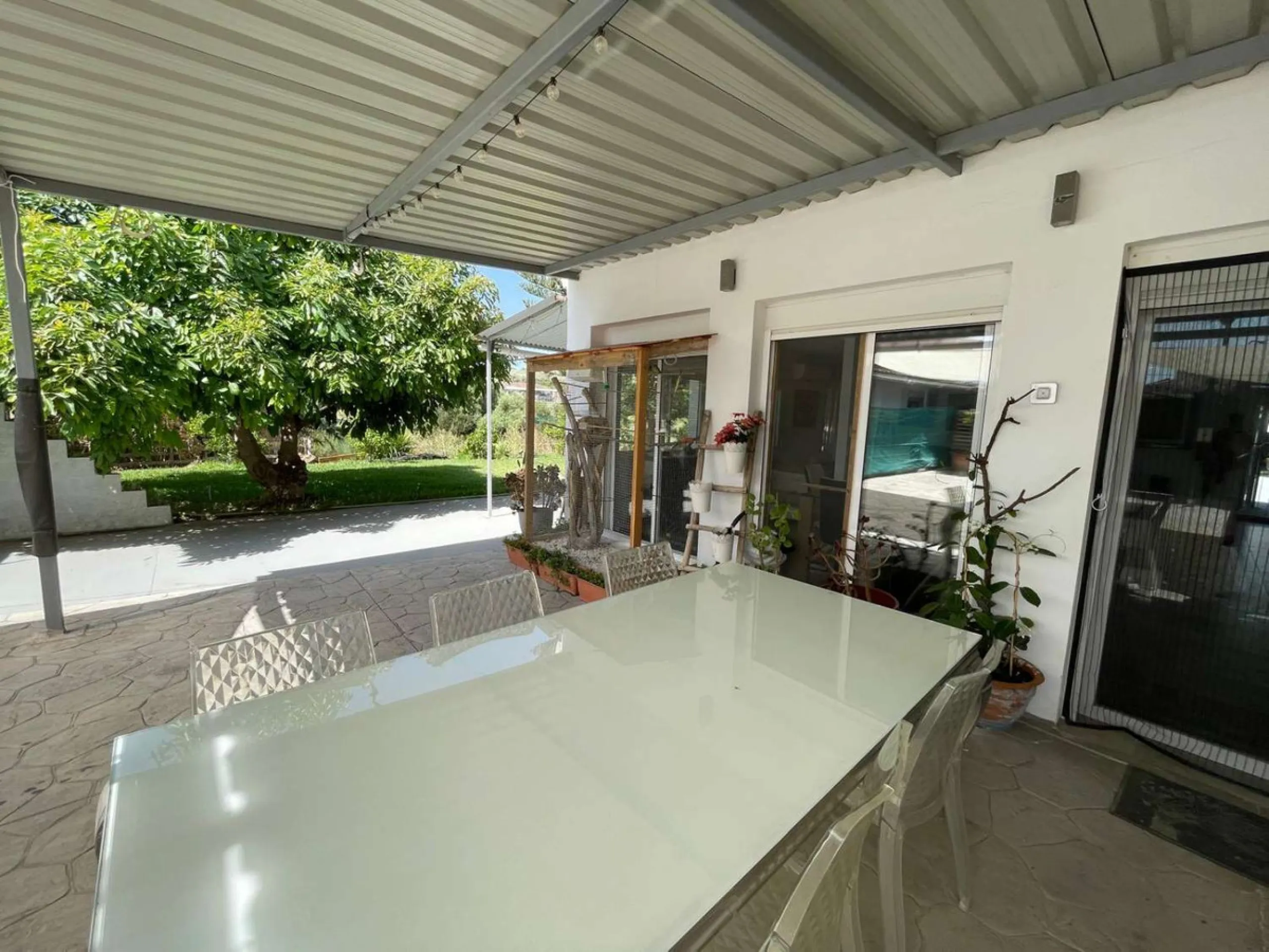 House - Detached Villa в продаже в Alhaurín el Grande, Málaga. В доме 5 спален и 4 ванных комнат. Площадь дома 300 м². Площадь участка 1100 м²